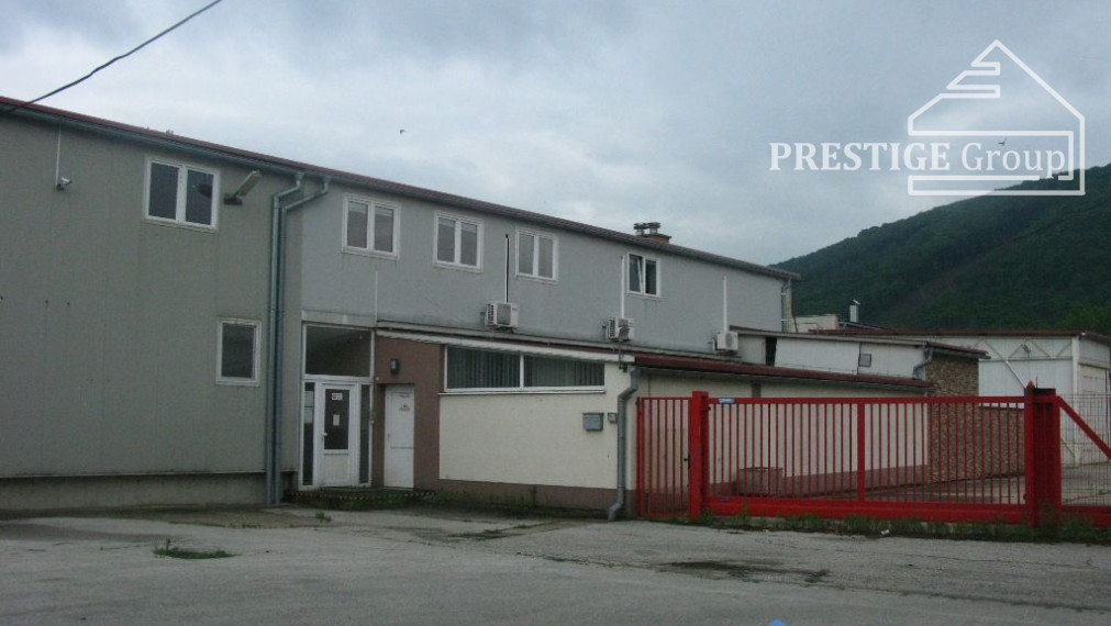 NA PRENÁJOM, areál - prevádzkový objekt s vlastným dvorom a parkoviskom,  Dolné Vestenice.