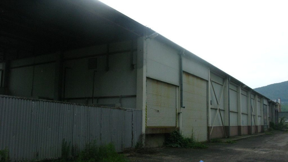 NA PRENÁJOM, areál - prevádzkový objekt s vlastným dvorom a parkoviskom,  Dolné Vestenice.