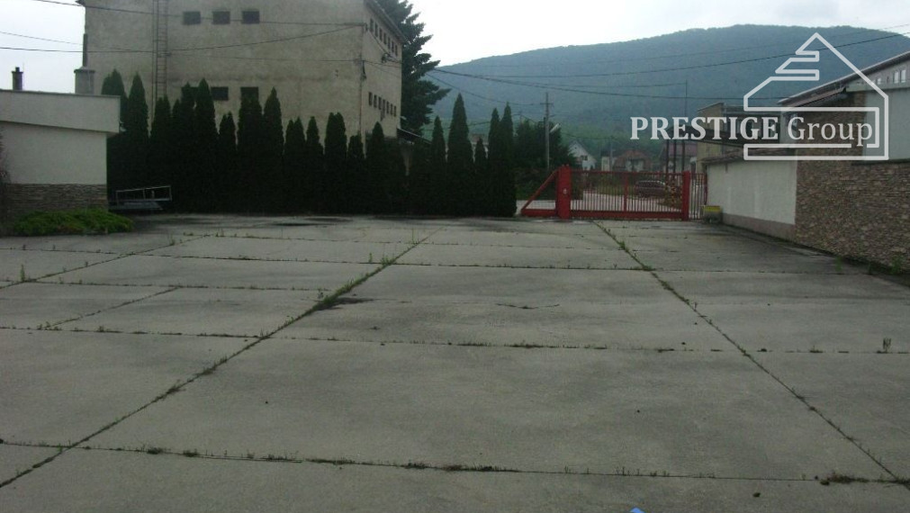 NA PRENÁJOM, areál - prevádzkový objekt s vlastným dvorom a parkoviskom,  Dolné Vestenice.