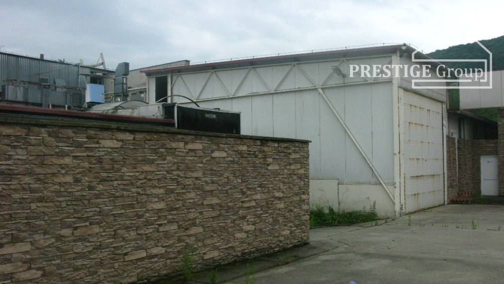 NA PRENÁJOM, areál - prevádzkový objekt s vlastným dvorom a parkoviskom,  Dolné Vestenice.