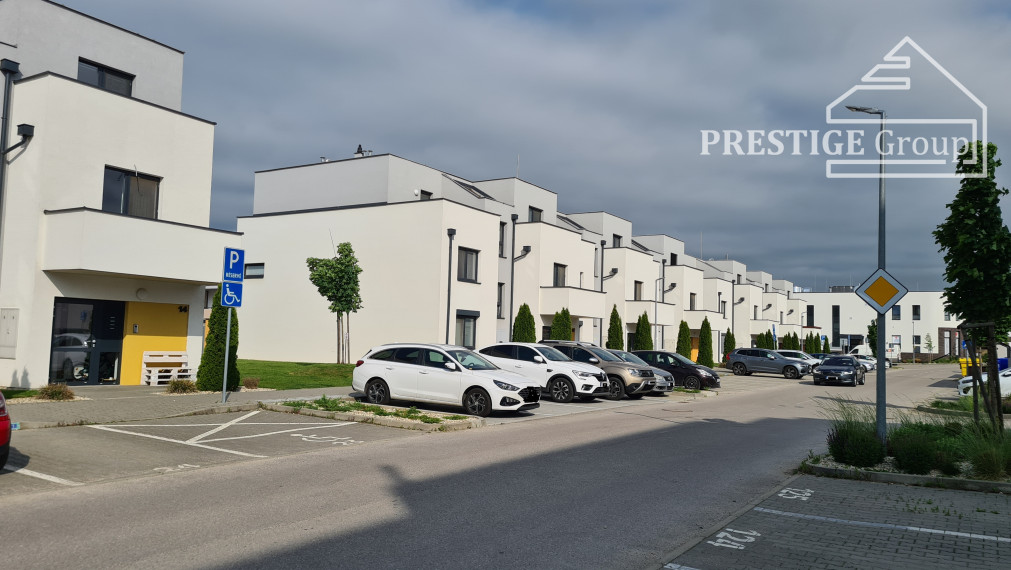 Parkovacie miesto, Vladimíra Predmerského, Trenčín