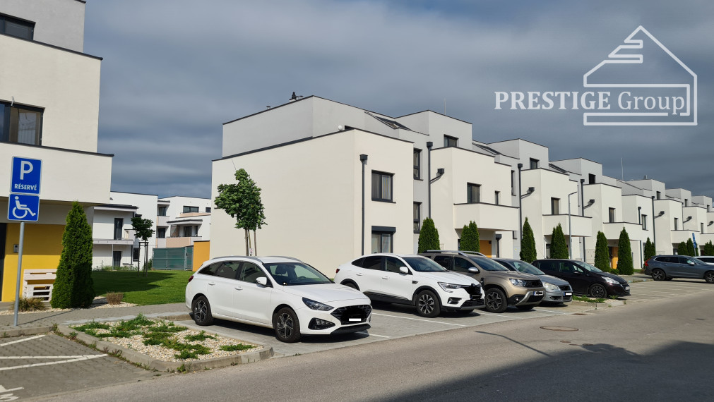 Parkovacie miesto, Vladimíra Predmerského, Trenčín