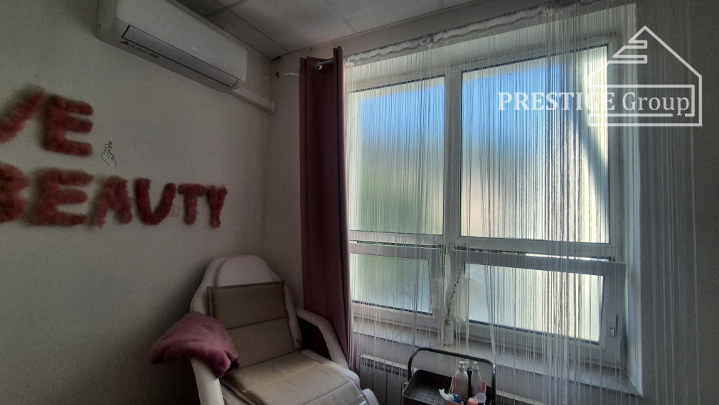 Kancelária pri OC MAX – Ideálna pre beauty služby (11m²)