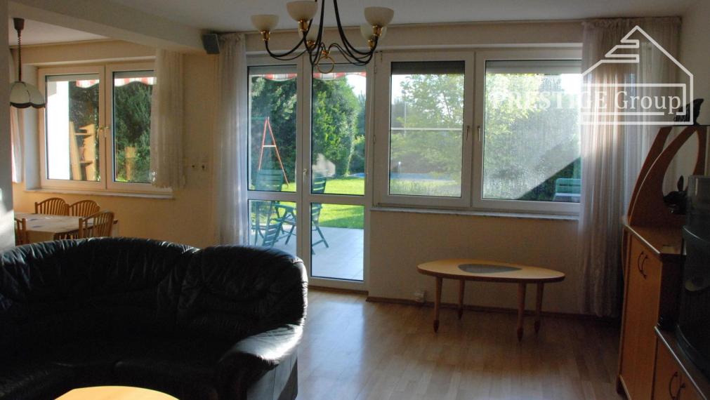 Rodinný dom so záhradou, bazénom, garážou, Pod Brezinou