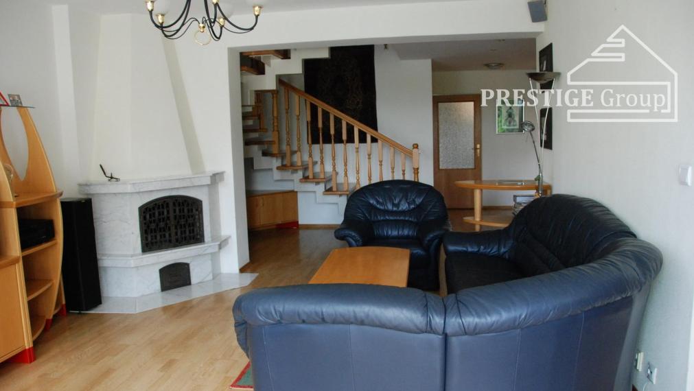 Rodinný dom so záhradou, bazénom, garážou, Pod Brezinou