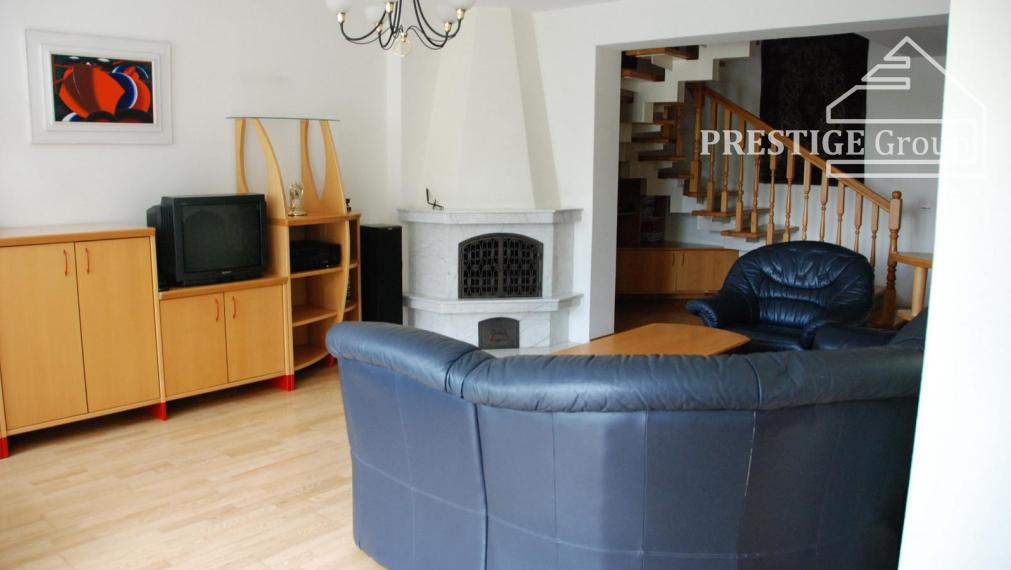 Rodinný dom so záhradou, bazénom, garážou, Pod Brezinou