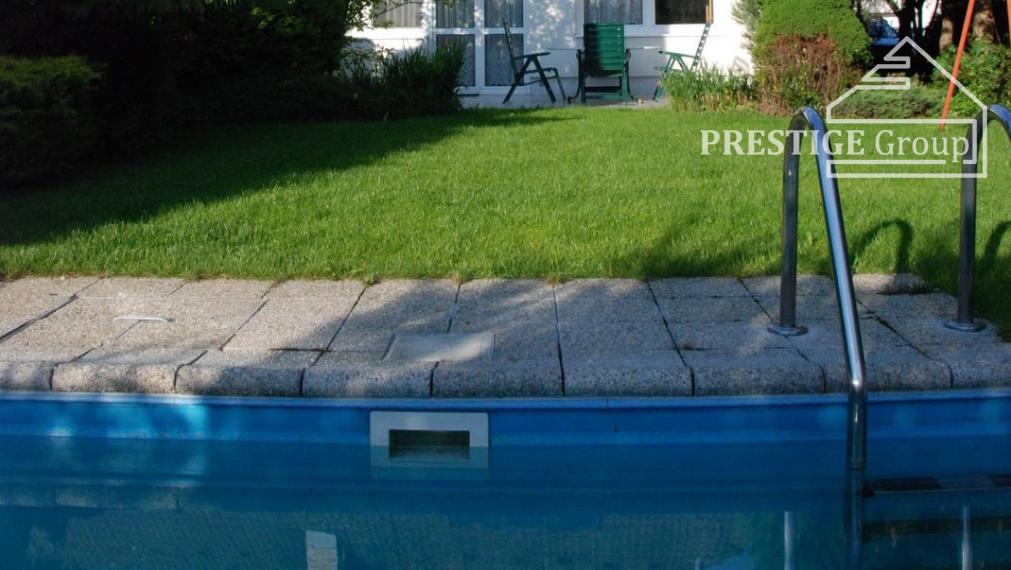 Rodinný dom so záhradou, bazénom, garážou, Pod Brezinou