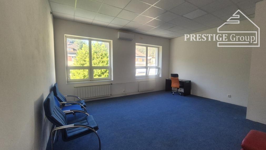 Kancelária 40 m² s klimatizáciou pri OC MAX