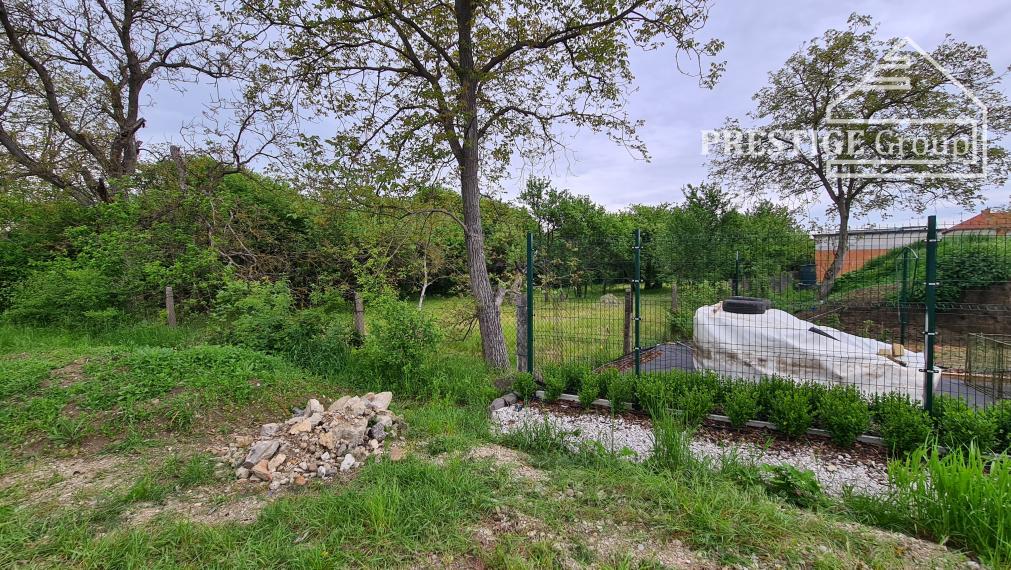 Pozemok na predaj, 939 m², Trenčín - Biskupice