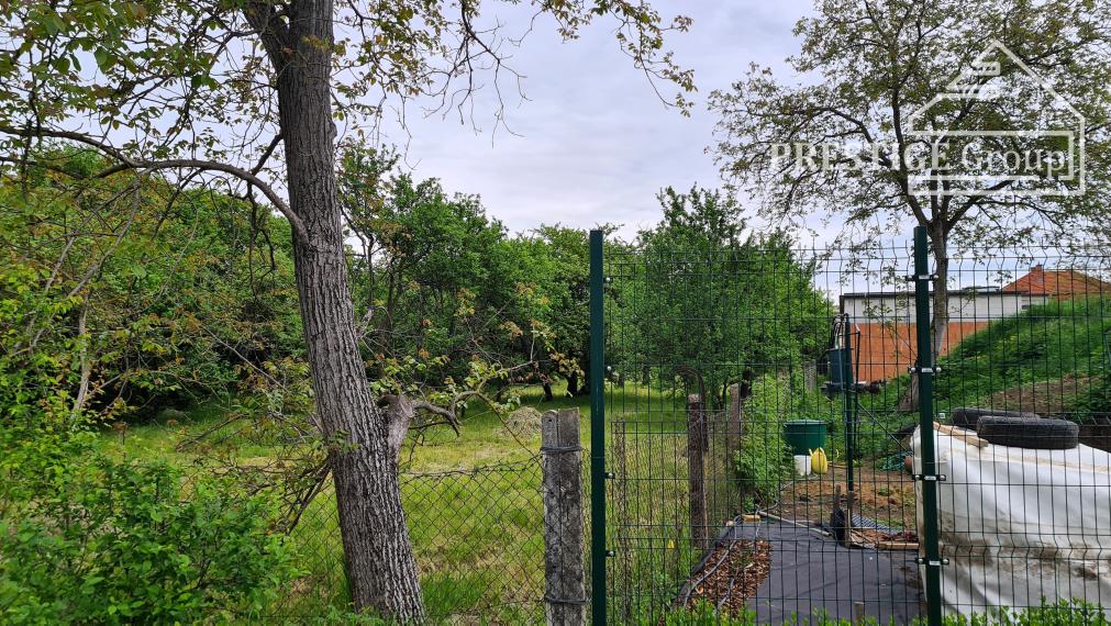 Pozemok na predaj, 939 m², Trenčín - Biskupice