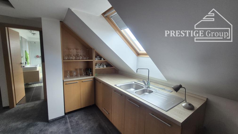 Reprezentatívne kancelárie 80 m² s parkovaním, Opatová