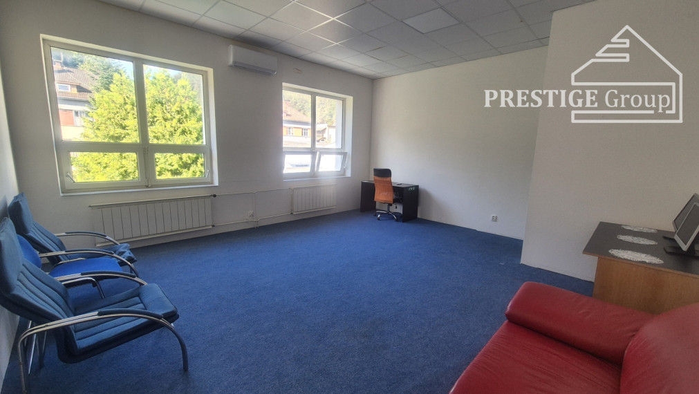 Kancelária 40 m² s klimatizáciou pri OC MAX