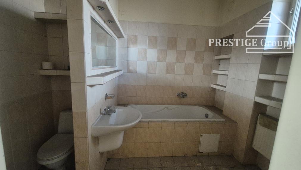 PREDAJ PRIESTRANNÉHO 4-IZBOVÉHO BYTU 126 m² – centrum TRENČÍN