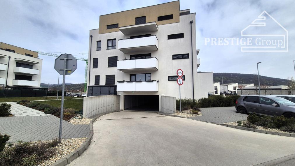 3‑izbový byt v novostavbe, kompletne zariadený, Tramínová