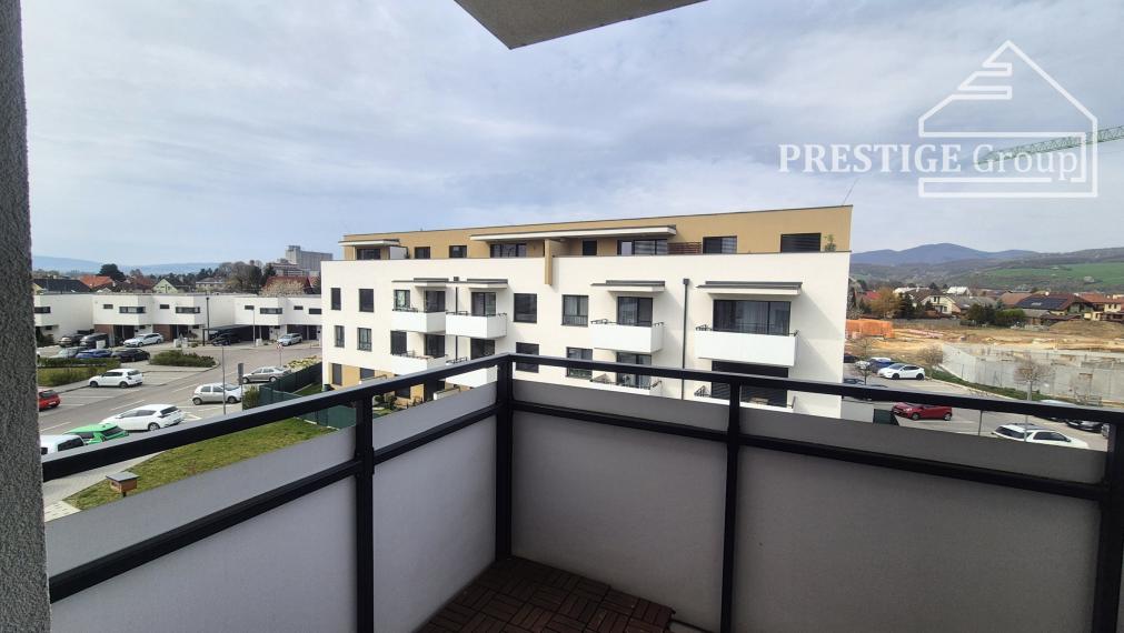 3‑izbový byt v novostavbe – zariadený, balkón, garáž