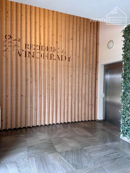 3‑izbový byt v novostavbe – zariadený, balkón, garáž