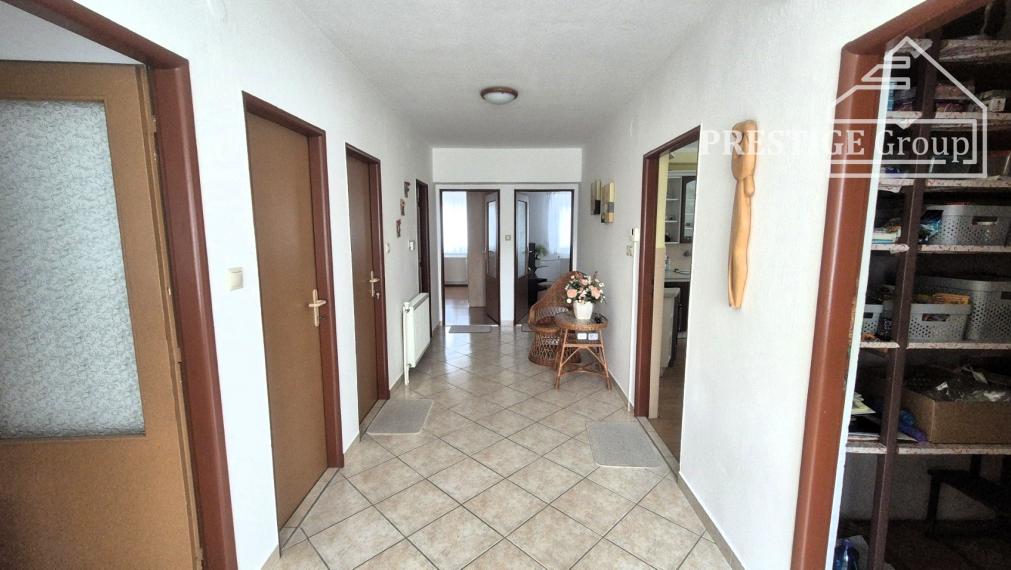 Rodinný dom s veľkým pozemkom – Dulov (okres Ilava)