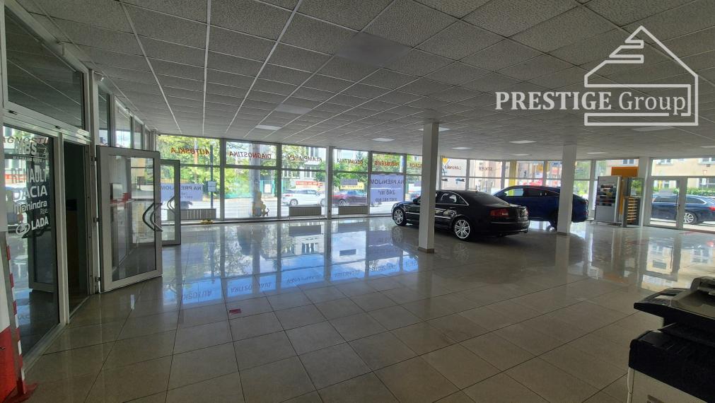 Showroom na prenájom – ideálne pre autá, motorky, Trenčín
