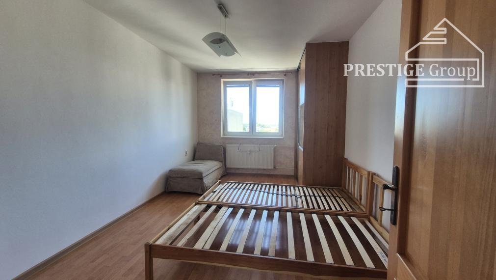 Zariadený 3‑izbový byt s klimatizáciou a garážou – Trenčín