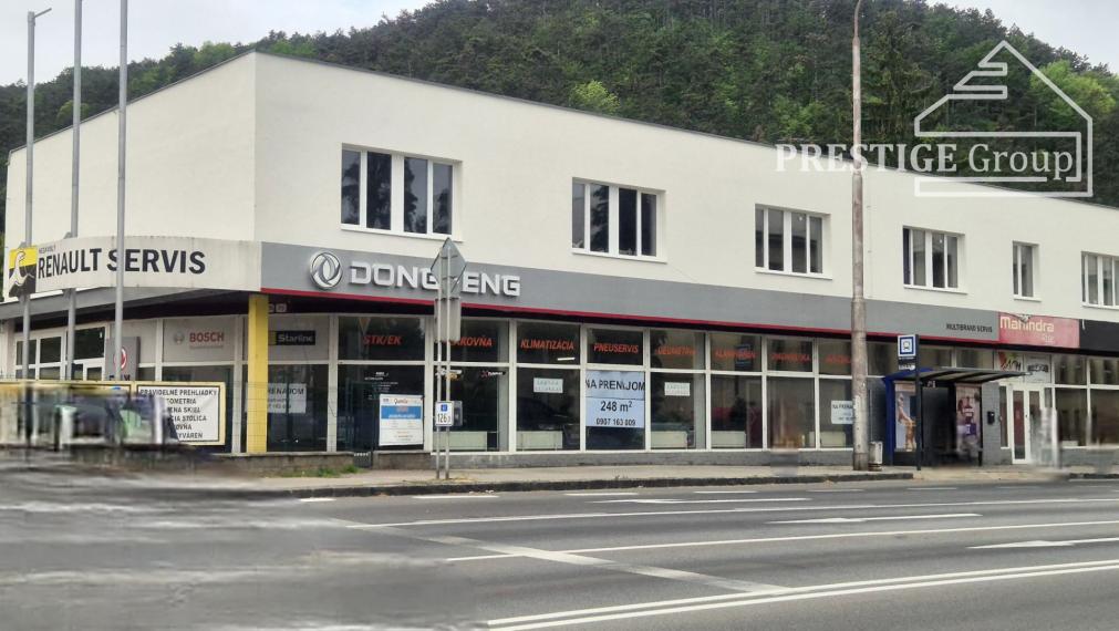 Kancelária 40 m² pri OC MAX