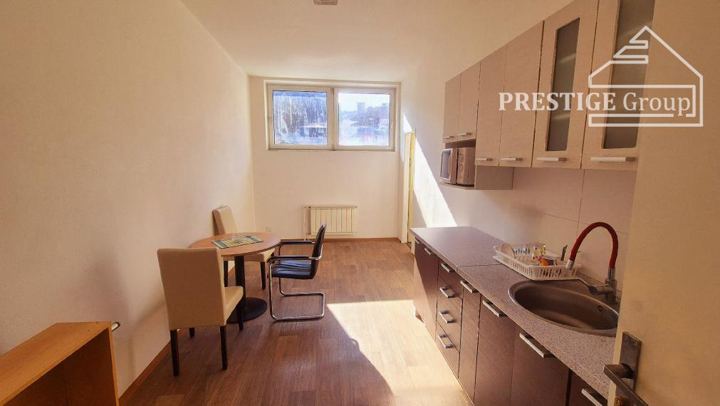 Kancelária 40 m² pri OC MAX