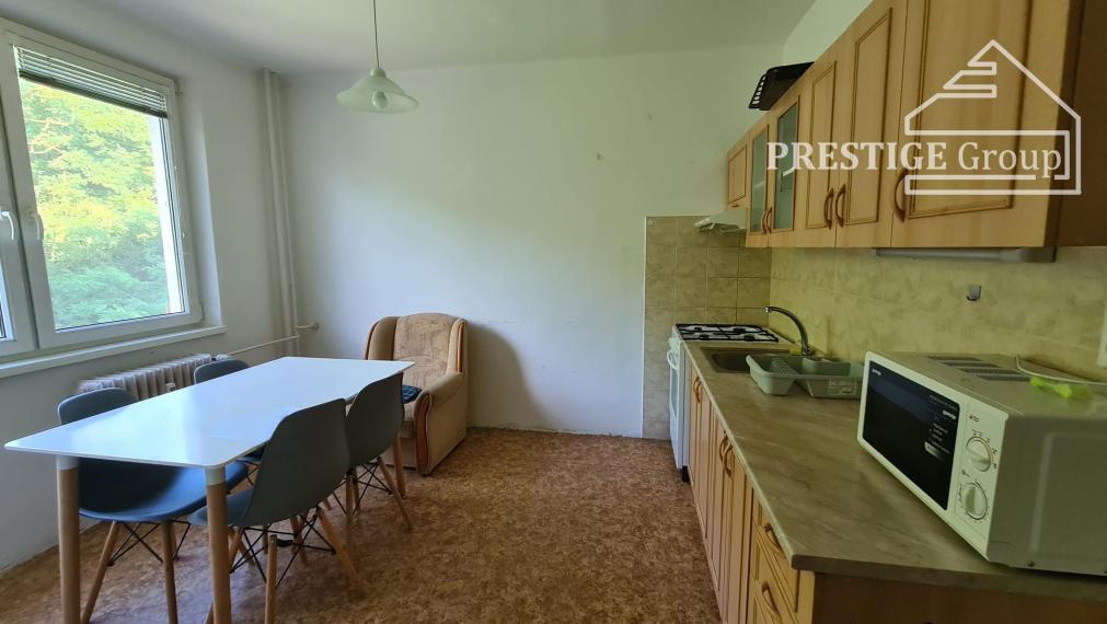 2‑izbový byt s loggiou a parkovaním – Trenčín, Partizánska