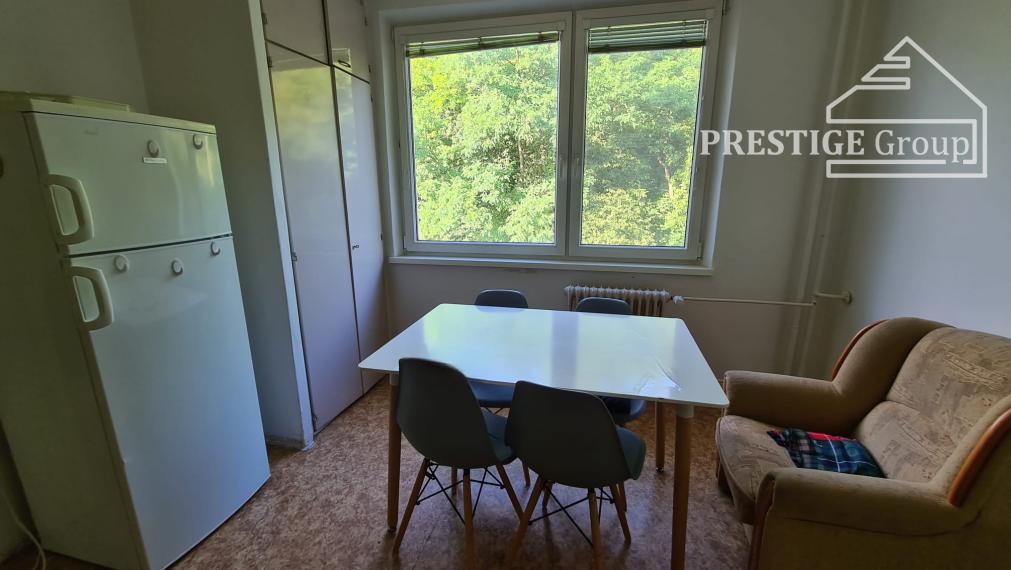 2‑izbový byt s loggiou a parkovaním – Trenčín, Partizánska