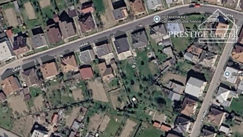 Moderný dom v prestavbe + vedľajší dom, Trenčianska Turná