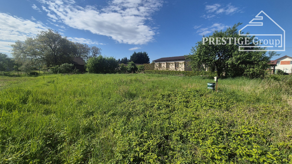 Stavebný pozemok 808 m² s projektom, stavebné povolenie