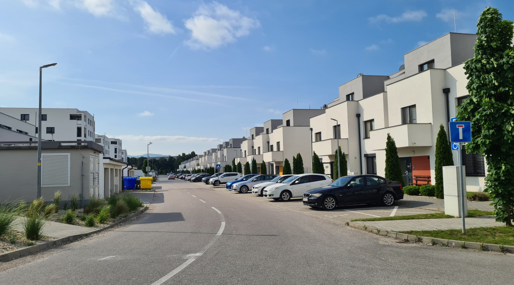 Parkovacie miesto, Vladimíra Predmerského, Trenčín