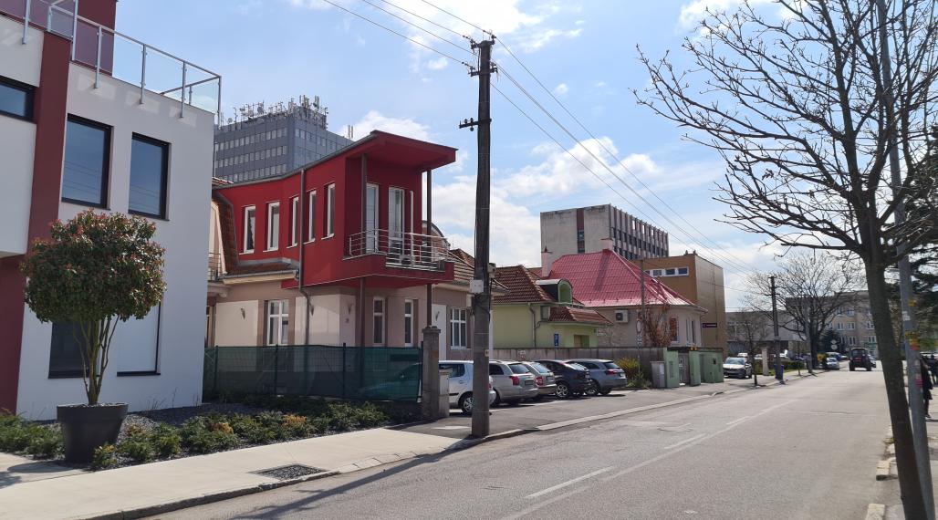 Kancelárske priestory na ulici Piaristická, Trenčín