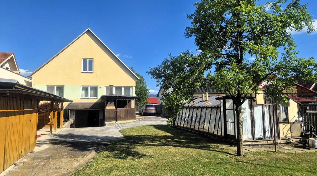 Rodinný dom s veľkým pozemkom v obci Dulov, okres Ilava