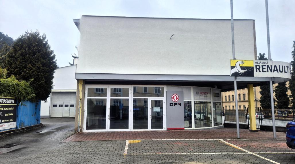 Showroom - pre autá, motorky, moderný retail, Trenčín