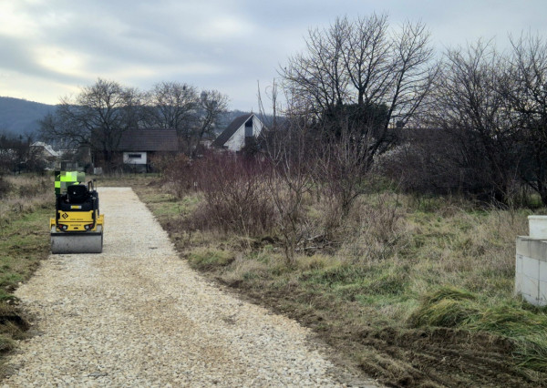 Zamarovce: Pozemok na predaj! 🏠🌳