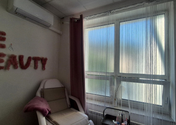 Kancelária pri OC MAX – Ideálna pre beauty služby (11m²)