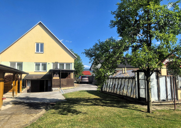 Rodinný dom s veľkým pozemkom v obci Dulov, okres Ilava