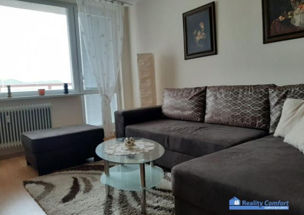 Priestranný 2-izbový byt s 2 balkónmi