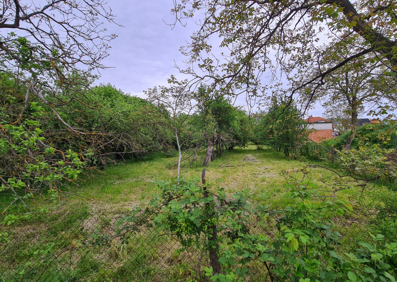 Pozemok na predaj, 939 m², Trenčín - Biskupice