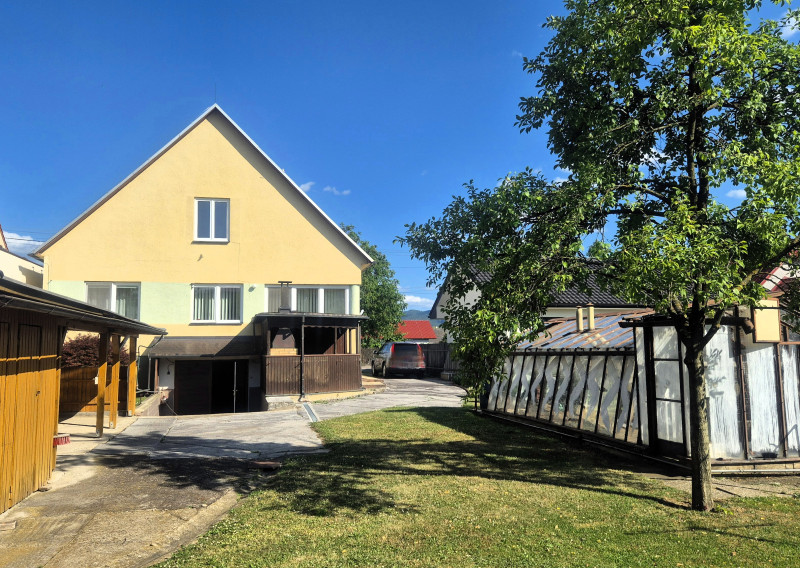 Rodinný dom s veľkým pozemkom – Dulov (okres Ilava)